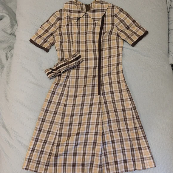 Vintage Collared Plaid Dress - Picture 2 of 3